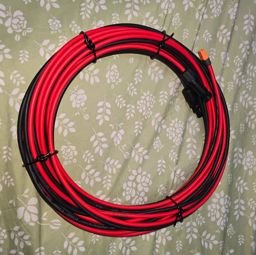 Cable 12AWG para paneles solares - conector xt60i's foto | Don Manu |  BizneCubano